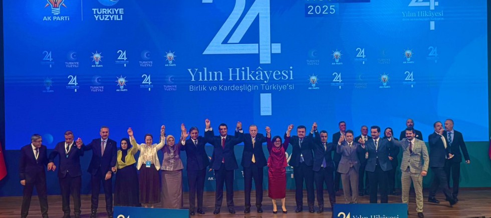 ŞEHİTKAMİL BELEDİYE BAŞKANI UMUT YILMAZ AK PARTİ’YE KATILDI