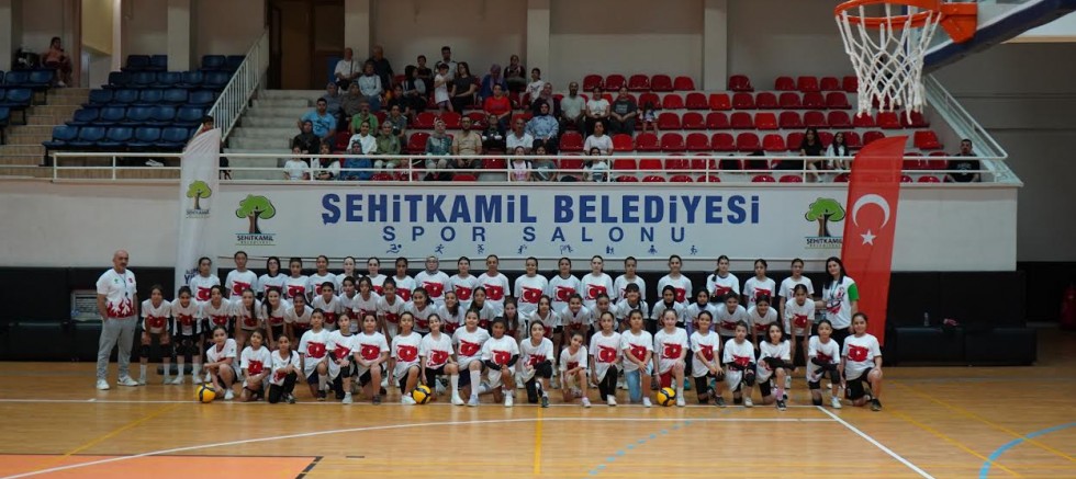 ŞEHİTKAMİL BELEDİYESİ YAZ SPOR OKULLARI’NDA BÜYÜK BAŞARI