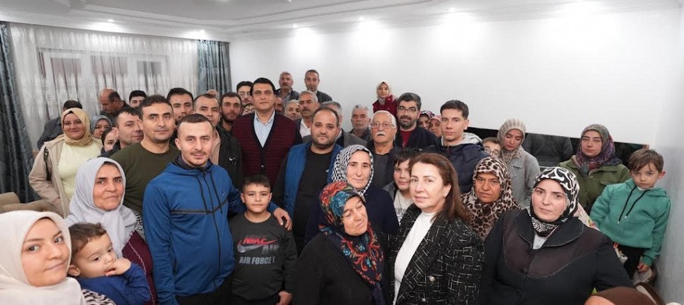  Şehitkamil’de Ev Ev Ziyaret: Başkan Yılmaz Halkın Sorunlarını Dinledi
