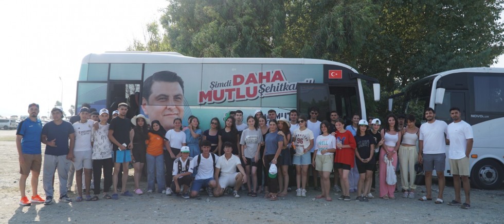 ŞEHİTKAMİL’DEN ÖĞRENCİLERE DENİZ TATİLİ