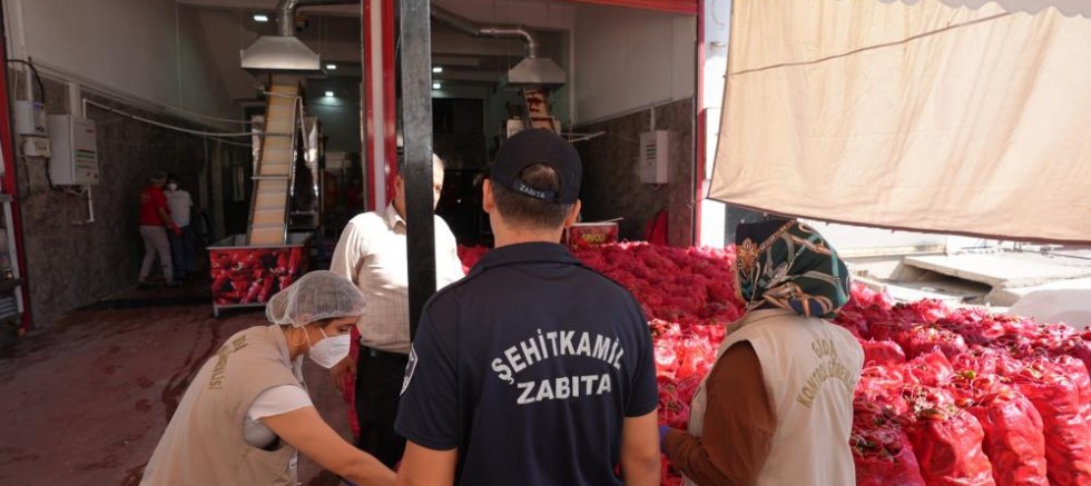 Şehitkamil'den salça denetimi