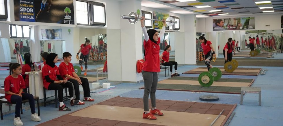 ŞEHİTKAMİL YAZ SPOR AKADEMİSİ BAŞLIYOR