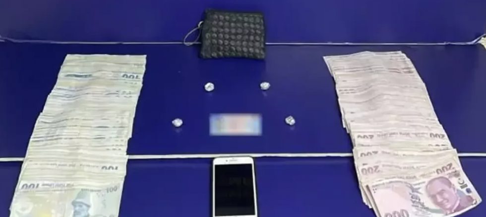 Şeytanın aklına gelmez! Motosiklette manyetik düzenekle gizlenmiş kokain bulundu!