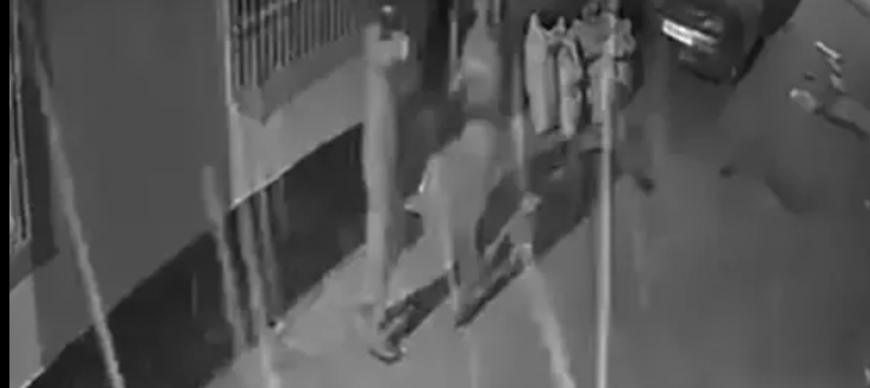 Silahlı şahıslar hem ateş açtı, hem kayda aldı!