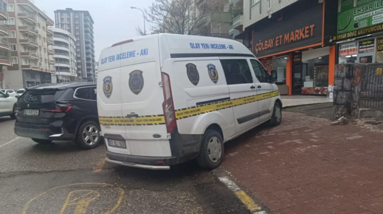 SON DAKİKA! Kuyumcuya maskeli soygun! 1 polis yaralı