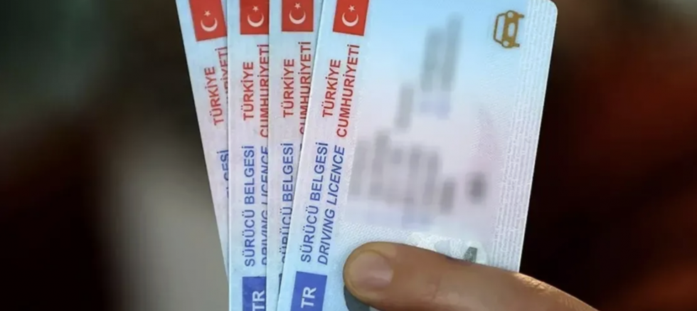 SON DAKİKA!! Pasaport, ehliyet, yurt dışı çıkış harcı 2026 fiyatları belli oldu