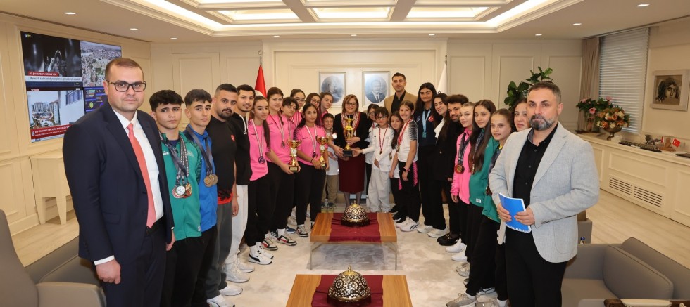 SPOR ŞEHRİ GAZİANTEP’İN ŞAMPİYONLARINDAN BAŞKAN ŞAHİN’E ZİYARET