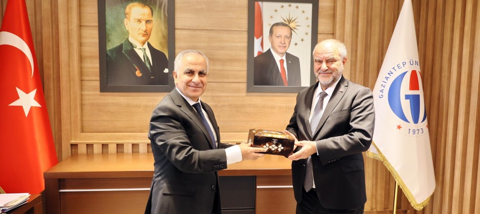 SURİYE BÜYÜKELÇİSİ PROF. DR. BURHAN KÖROĞLU’NDAN GAÜN REKTÖRÜNE ZİYARET