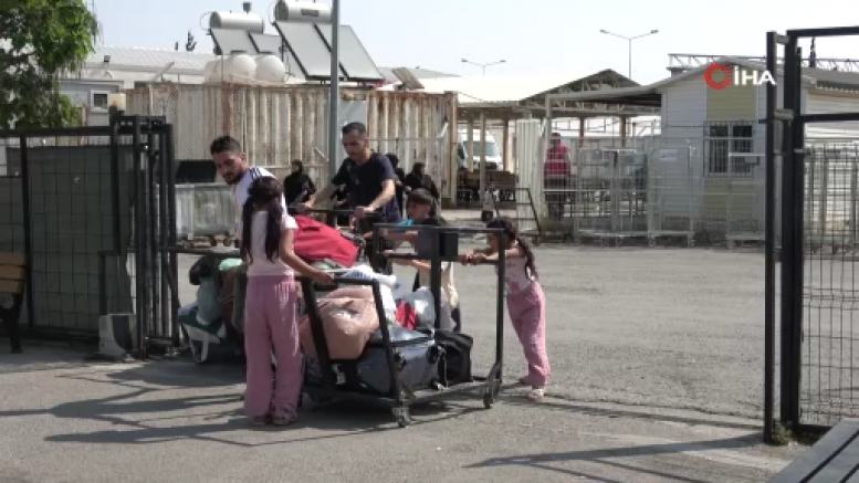 Suriyeli sığınmacıların geri dönüş yolculuğu bayramın ikinci gününde de sürüyor