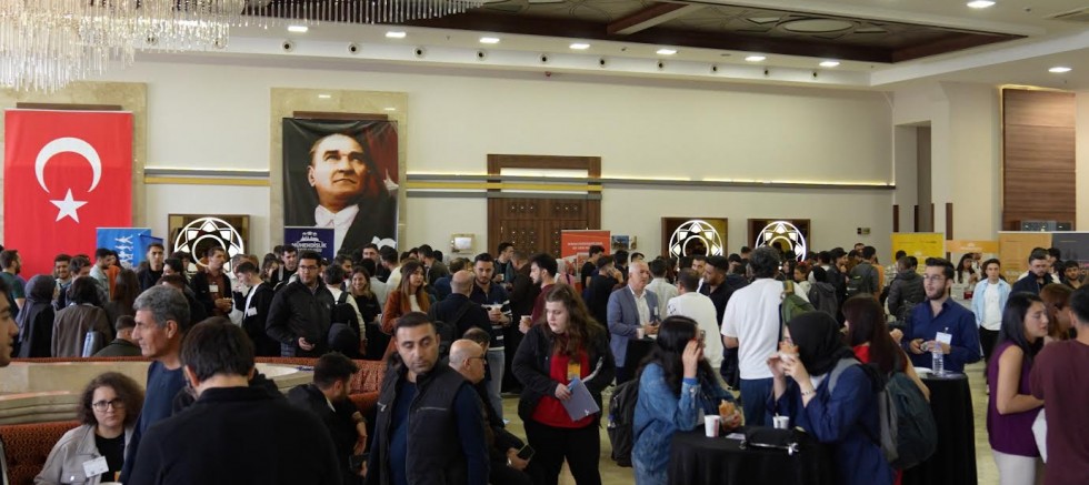 TEKNOLOJİ TUTKUNLARI ŞEHİTKAMİL’DE BULUŞTU