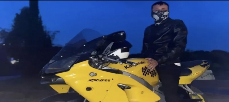 Tıra arkadan çarpan motosikletli hayatını kaybetti