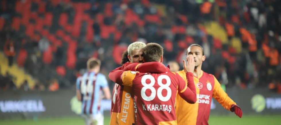 Turkcell Süper Kupa'da ilk finalist Galatasaray