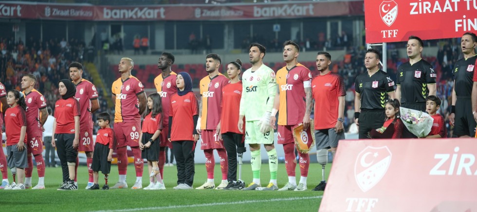 TÜRKİYE KUPASI FİNALİNDE GAZİANTEP BÜYÜKŞEHİR’DEN ANLAMLI SEREMONİ!