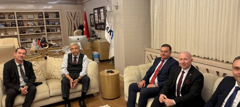 Türkiye’nin ilk serebral palsili uzay mühendisi Karakaş, Konukoğlu’nu ziyaret etti