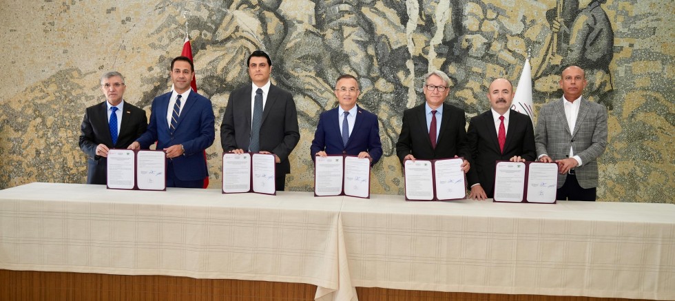 VALİ ÇEBER’DEN BAŞKAN YILMAZ’A TEŞEKKÜR