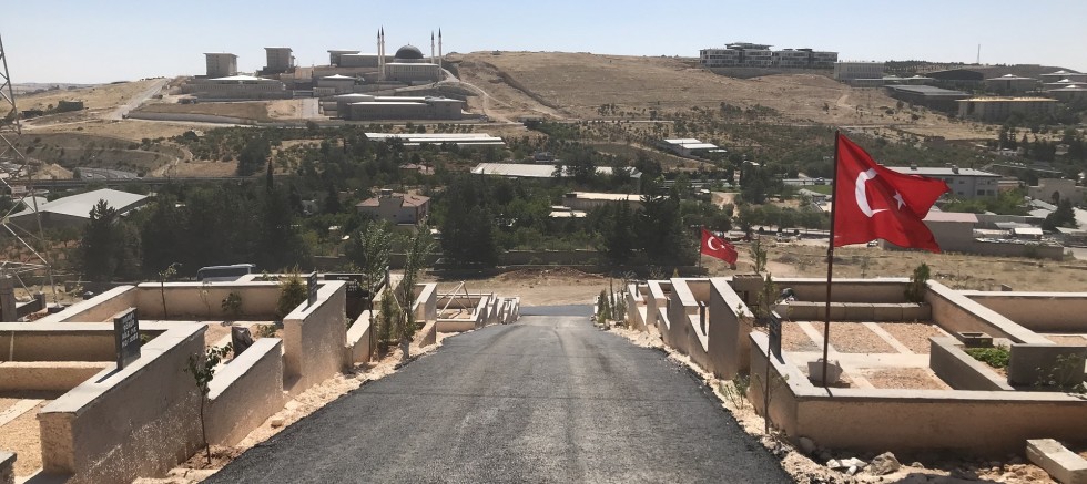 YEŞİLKENT MEZARLIĞINDA ZEMİN ÇALIŞMASI