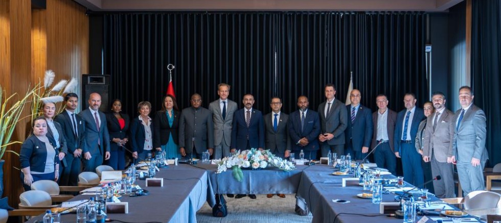 Yıldırım: "Diplomasiyi ticaretle, ticareti kalkınmayla birleştirmek istiyoruz"