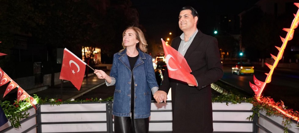 Yılmaz’dan 102 araçla Cumhuriyet Korteji’ne davet