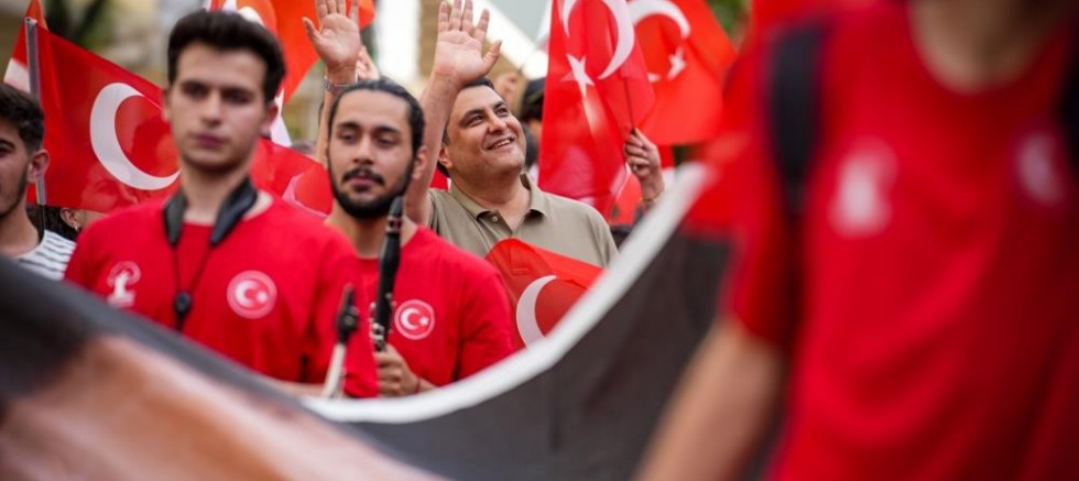 Yılmaz’dan fener alayı ve bayraklı yürüyüşe davet