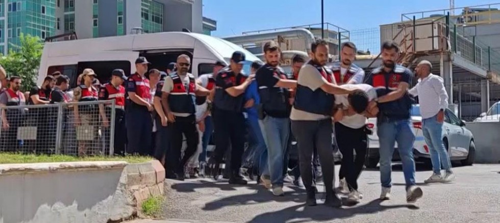 Yüksek kar vaadiyle dolandırıcılık yapan 27 şahıs tutuklandı