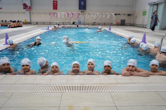 Yüzme Projesi Yüzleri Güldürdü