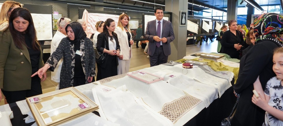 ZARİF ELLER DERİN İZLER SERGİSİ AÇILDI