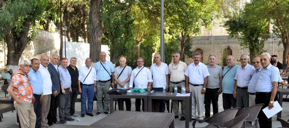 ZEYREK GÖREVE GELİR GELMEZ ÜYELERE KİMLİK VE AVM İNDİRİM KARTI DAĞITTI.